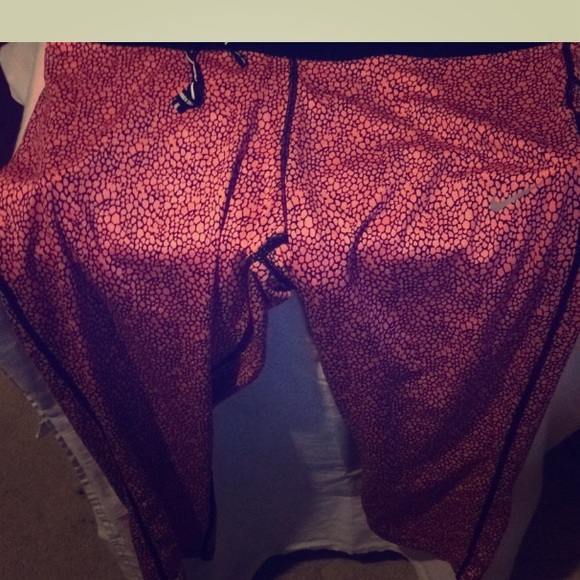 Nike Pants - 👖 Women's XL Nike Dri-fit Leggings Capris Pants